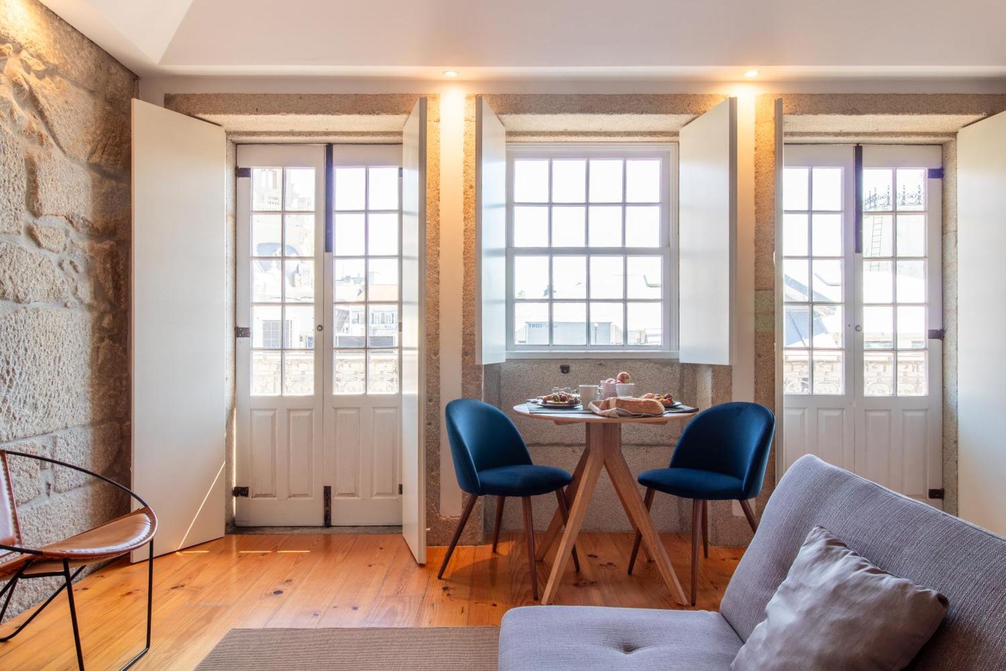 Lovelystay - Dirk Apartment - Almada 4º F Porto Bagian luar foto